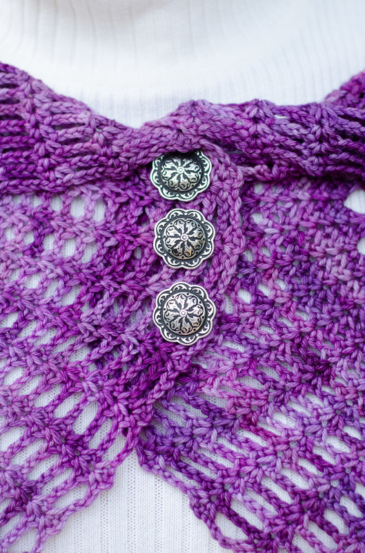 Floral Relief pedestal buttons by Jul Designs as featured on the Two Circles Top in Crochet Geometry
